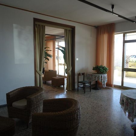 רימיני Hotel L&V מראה חיצוני תמונה