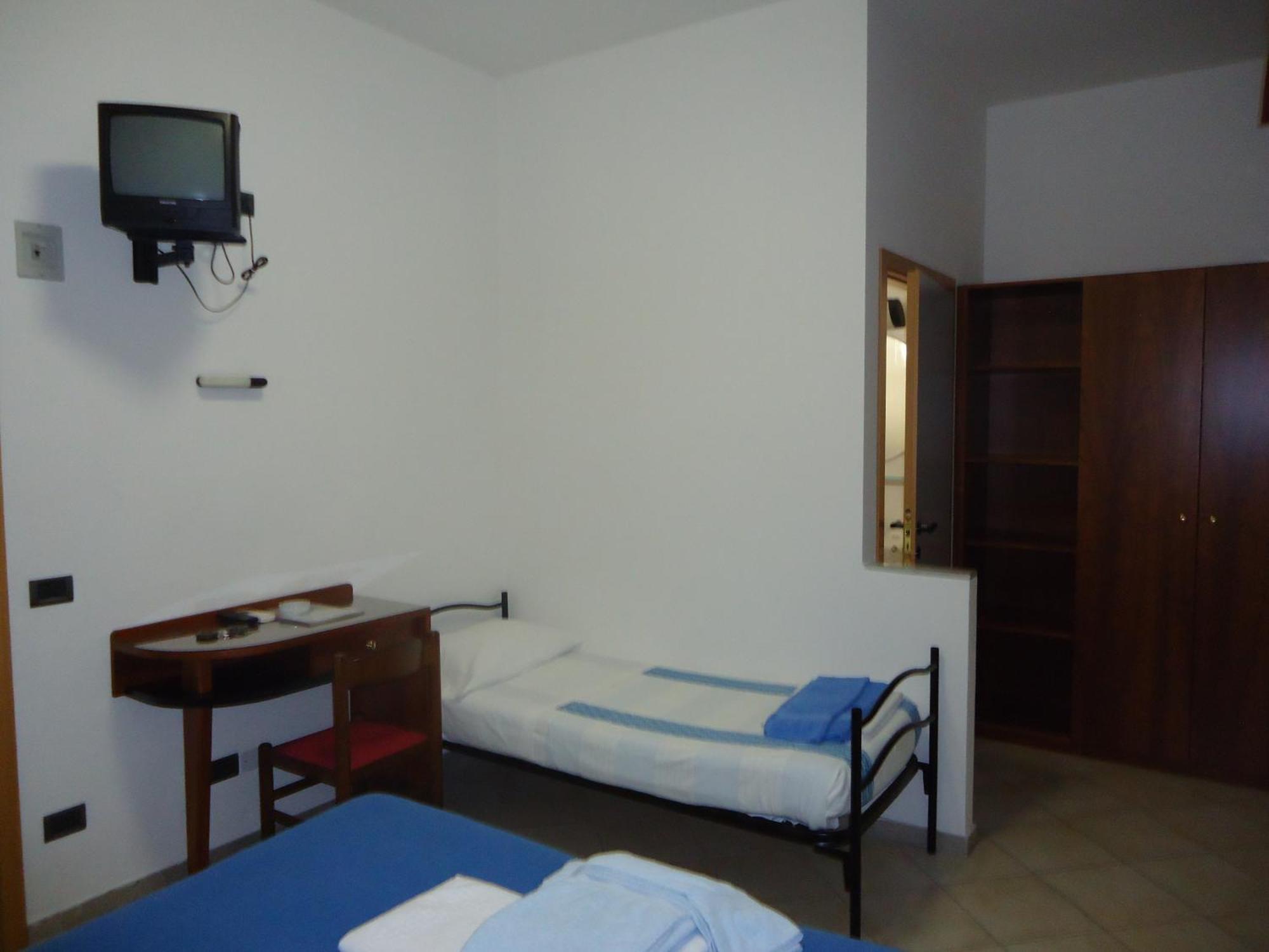 רימיני Hotel L&V מראה חיצוני תמונה