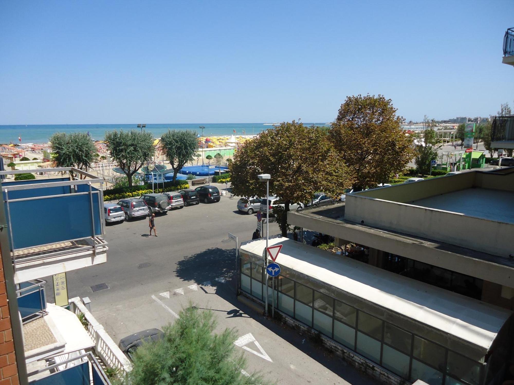 רימיני Hotel L&V מראה חיצוני תמונה