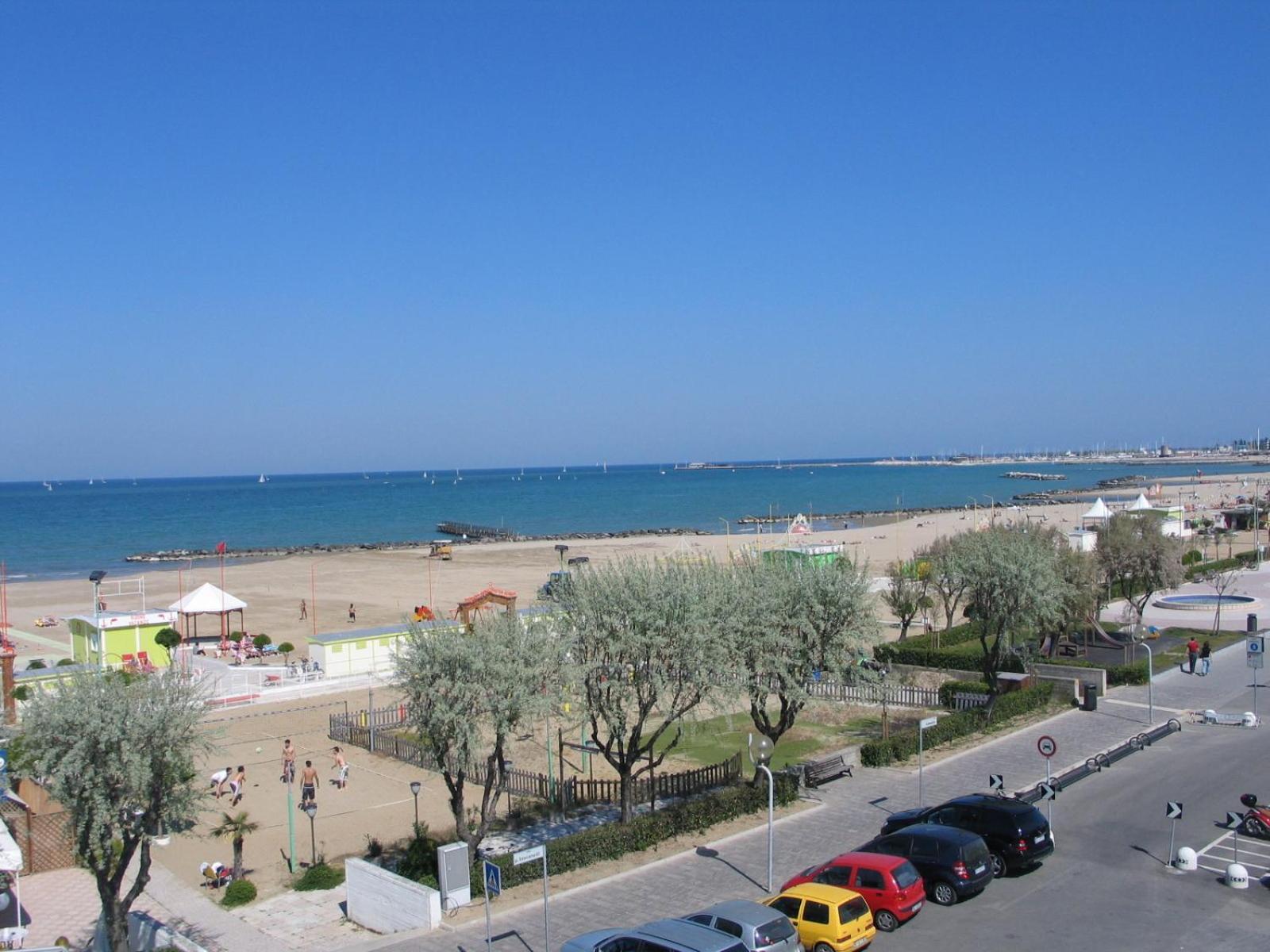 רימיני Hotel L&V מראה חיצוני תמונה