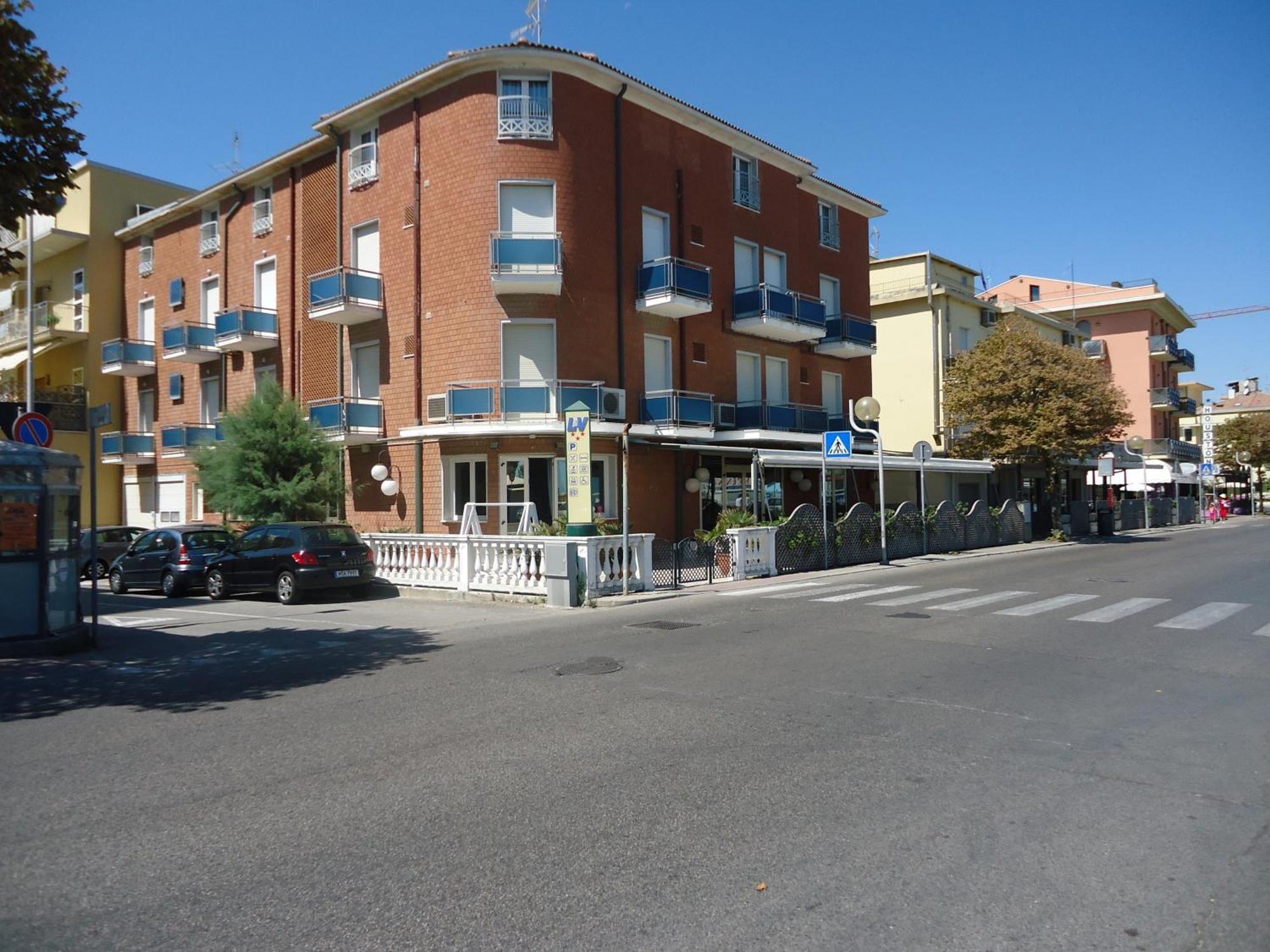 רימיני Hotel L&V מראה חיצוני תמונה